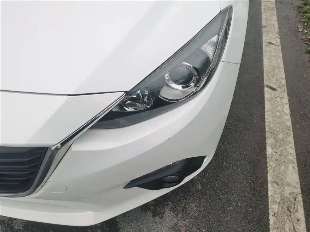 Mazda 3 Axela 2016 — фото 18