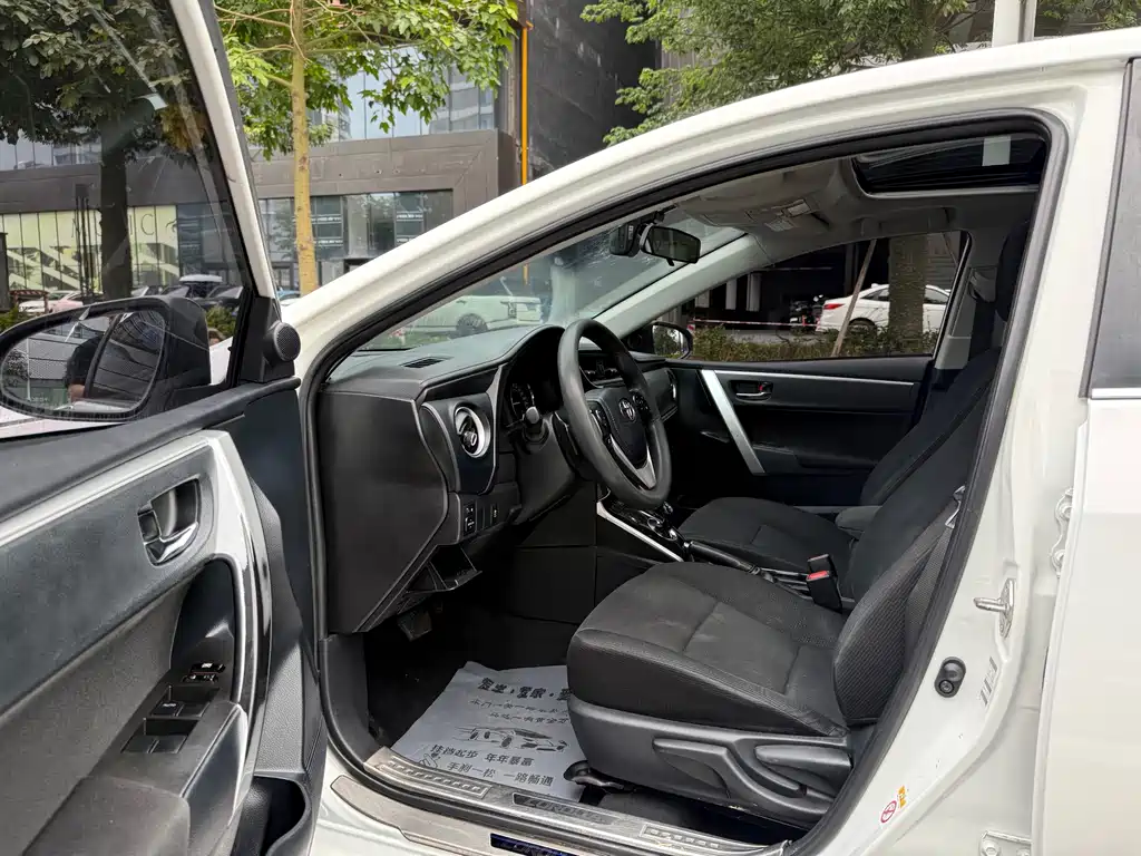 Toyota Corolla 2018 — фото 10
