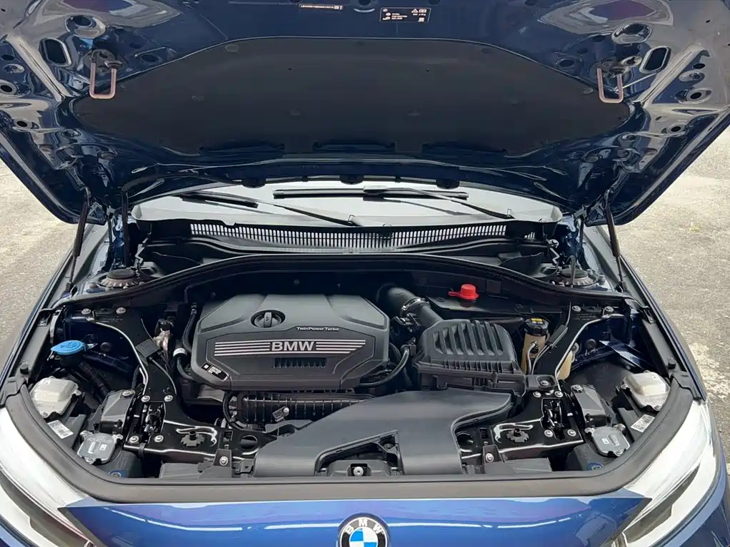 BMW 1 Series 2022 — фото 11