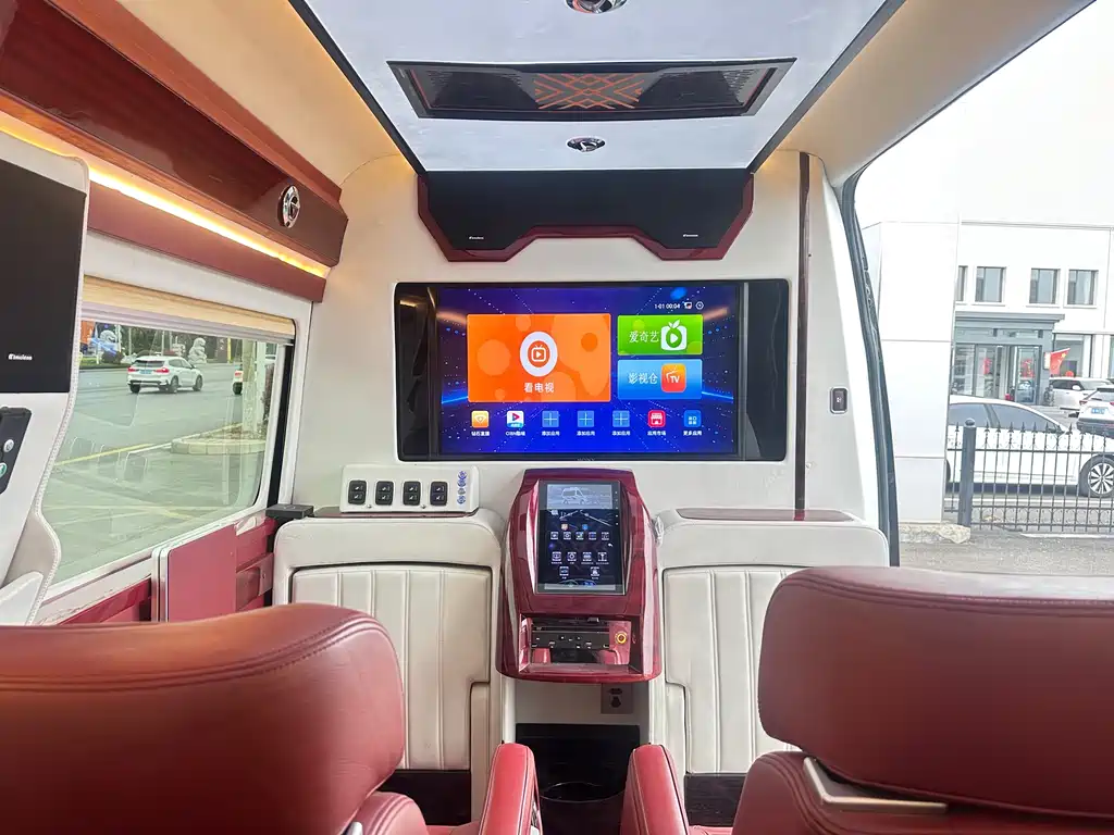 Mercedes-Benz Sprinter 2018 — фото 10
