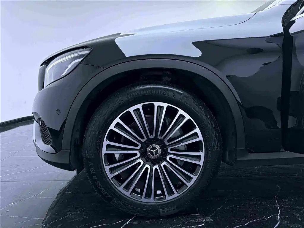 Mercedes-Benz GLC 2018 — фото 18
