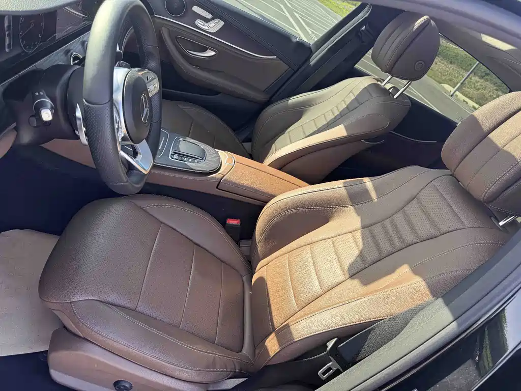 Mercedes-Benz E-Class 2019 — фото 20