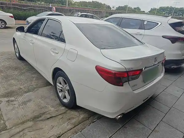 Toyota Reiz 2013