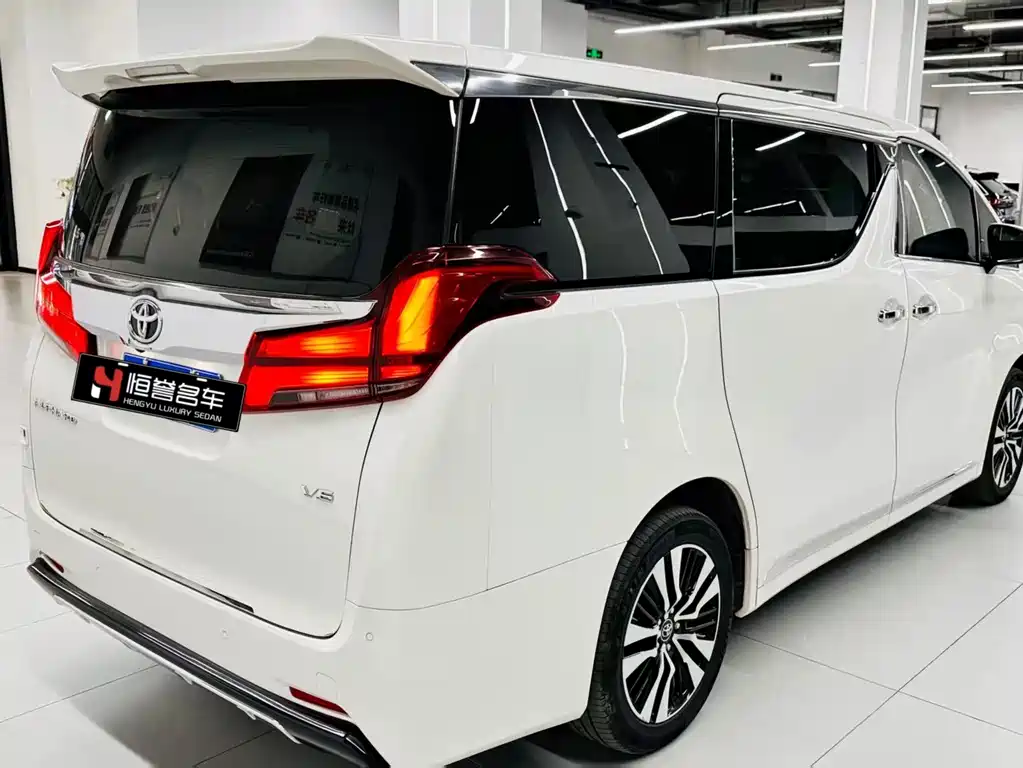 Toyota Alphard 2018 — фото 9