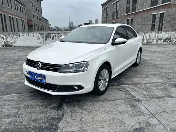 Volkswagen Sagitar 2014