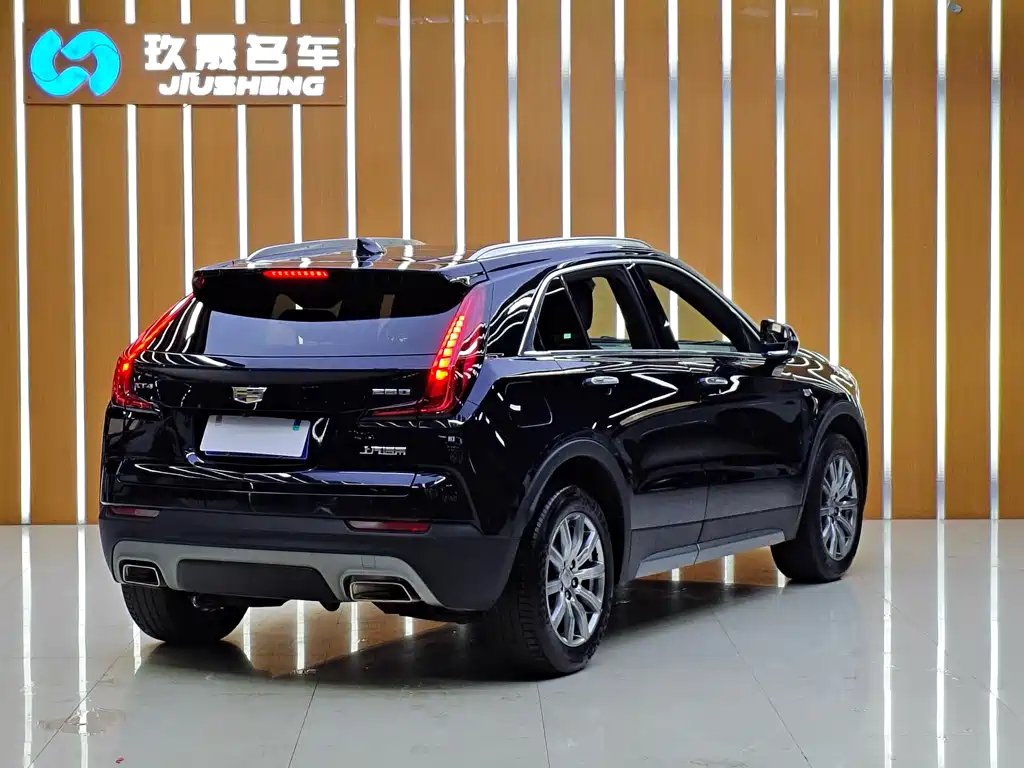 Cadillac XT4 2021 — фото 4