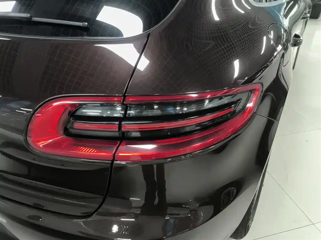 Porsche Macan 2017 — фото 24