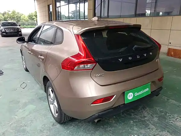 Volvo V40 2016