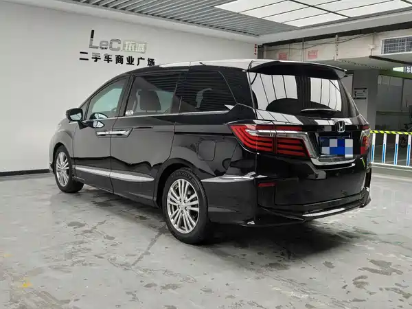 Honda Elysion 2016