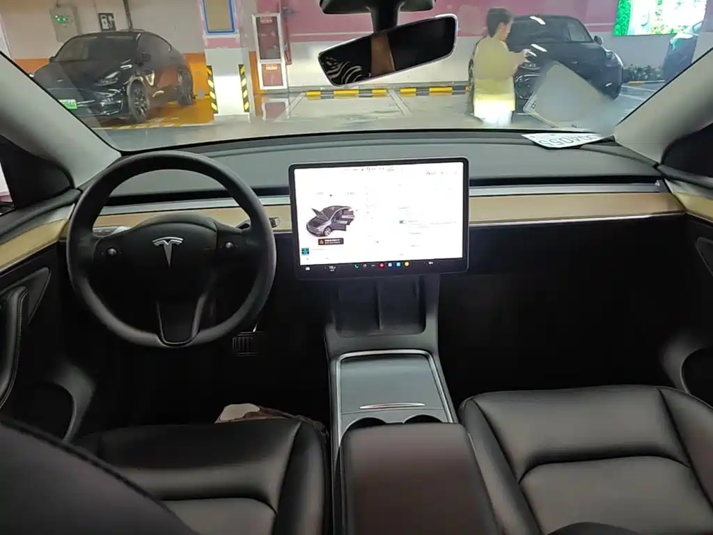 Tesla Model Y 2023 — фото 10