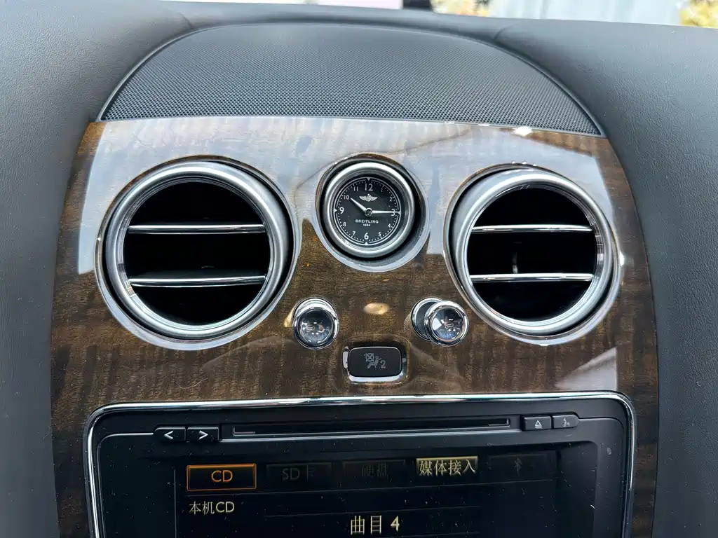 Bentley Flying Spur 2018 — фото 17