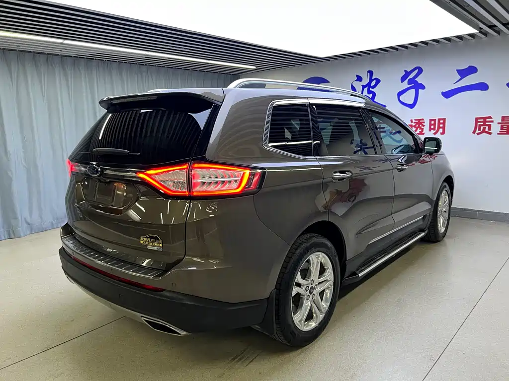 Ford Edge 2016 — фото 18