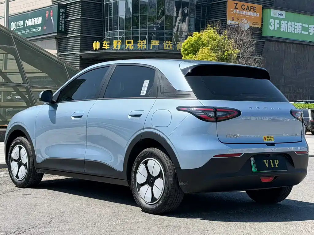 Geely Galaxy Starwish 2025 — фото 9