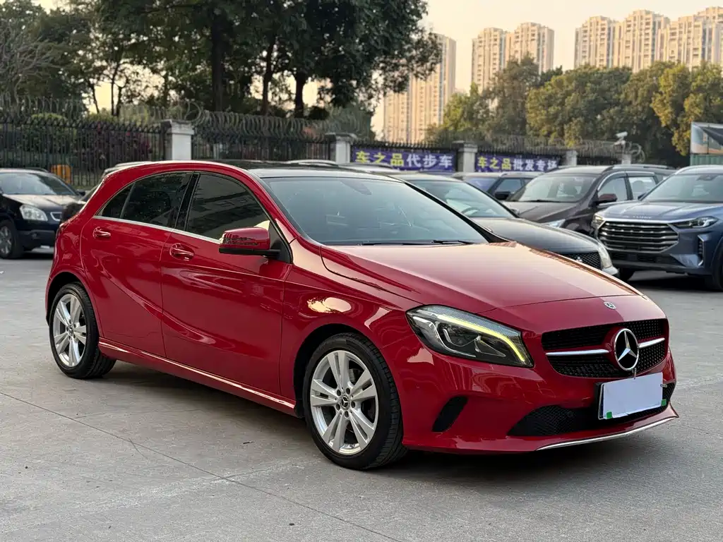 Mercedes-Benz A-Class 2017 — фото 3
