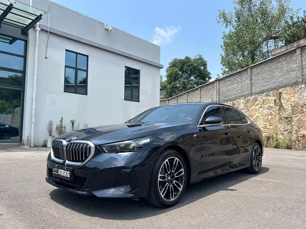 BMW 5 Series 2025