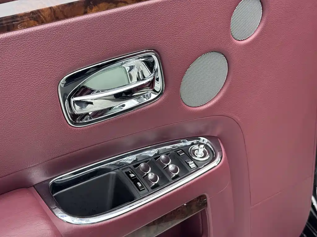 Rolls-Royce Ghost 2014 — фото 18