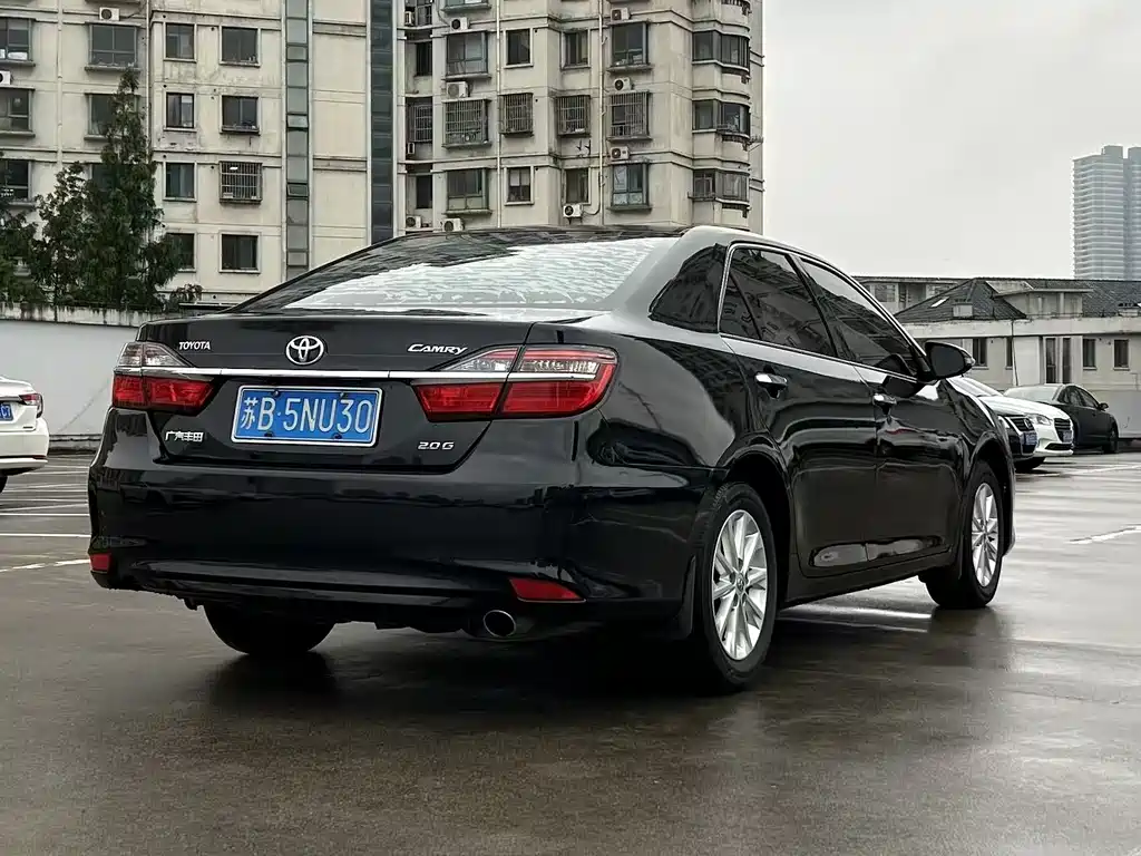 Toyota Camry 2017 — фото 8