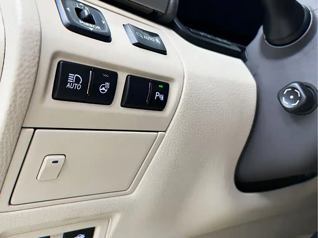 Lexus LS 2015 — фото 19