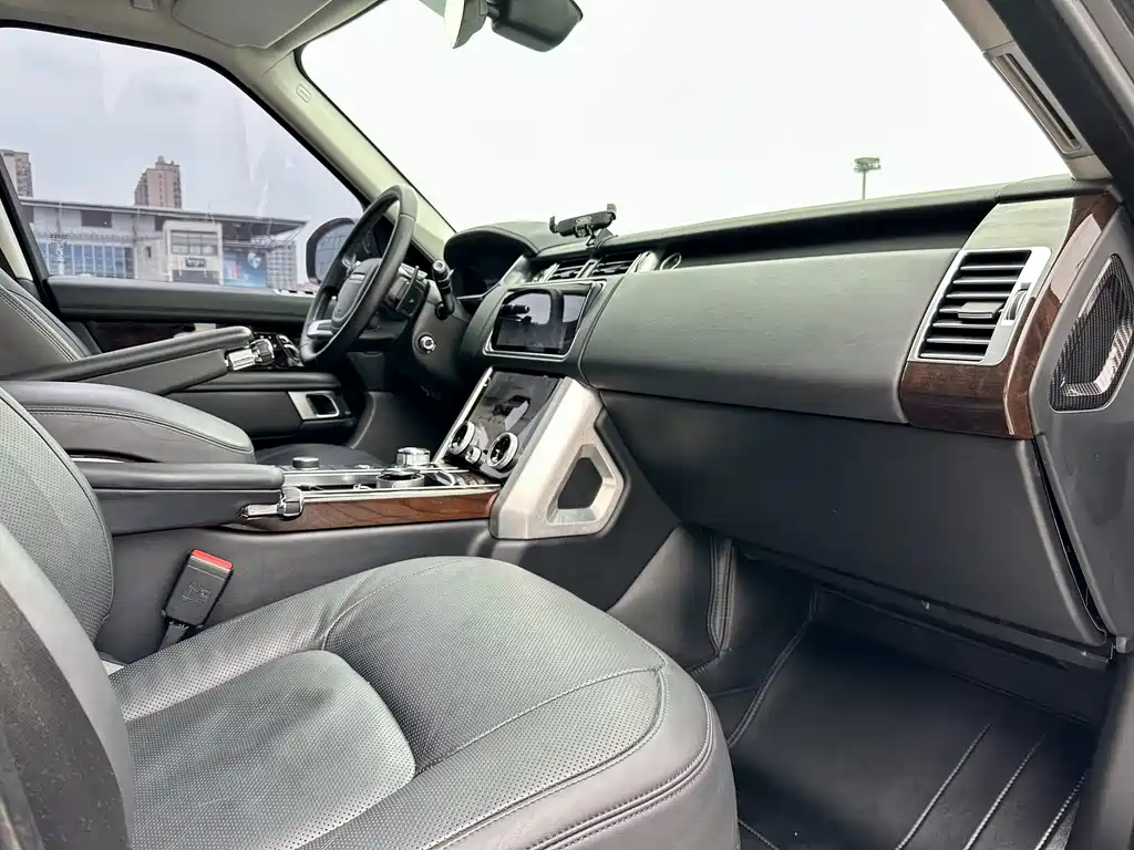 Land Rover Range Rover 2020 — фото 10