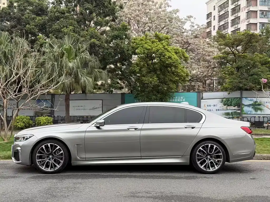 BMW 7 Series 2020 — фото 3