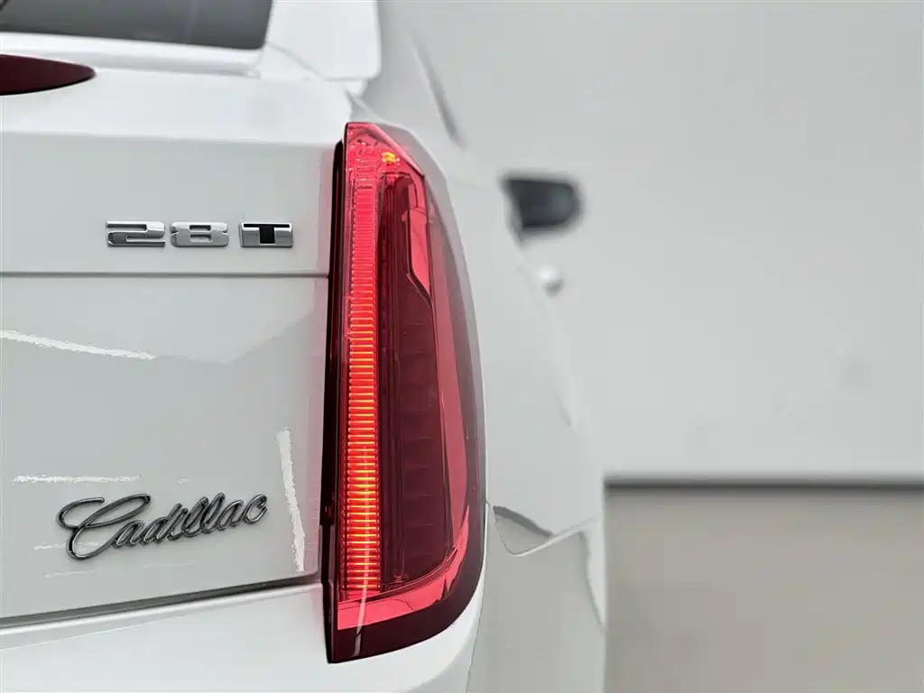 Cadillac XTS 2017 — фото 15