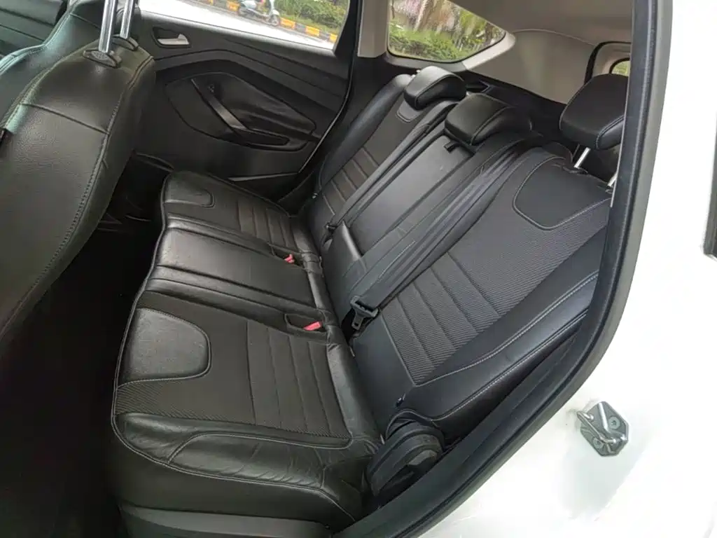 Ford Kuga 2016 — фото 13