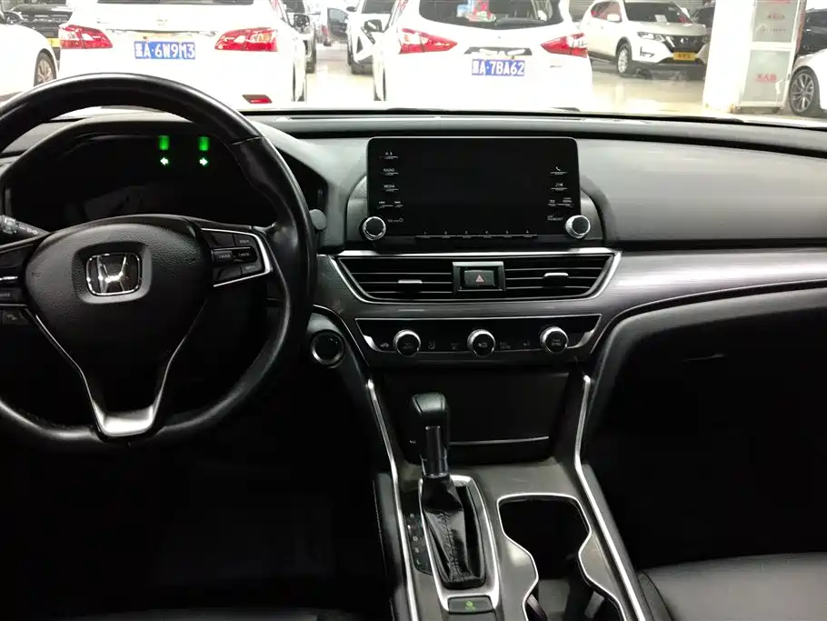 Honda Accord 2021 — фото 12