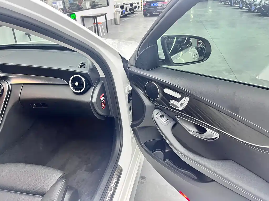 Mercedes-Benz C-Class 2020 — фото 14