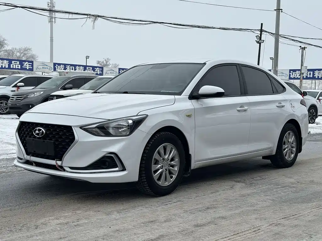 Hyundai Elantra 2020 — фото 1