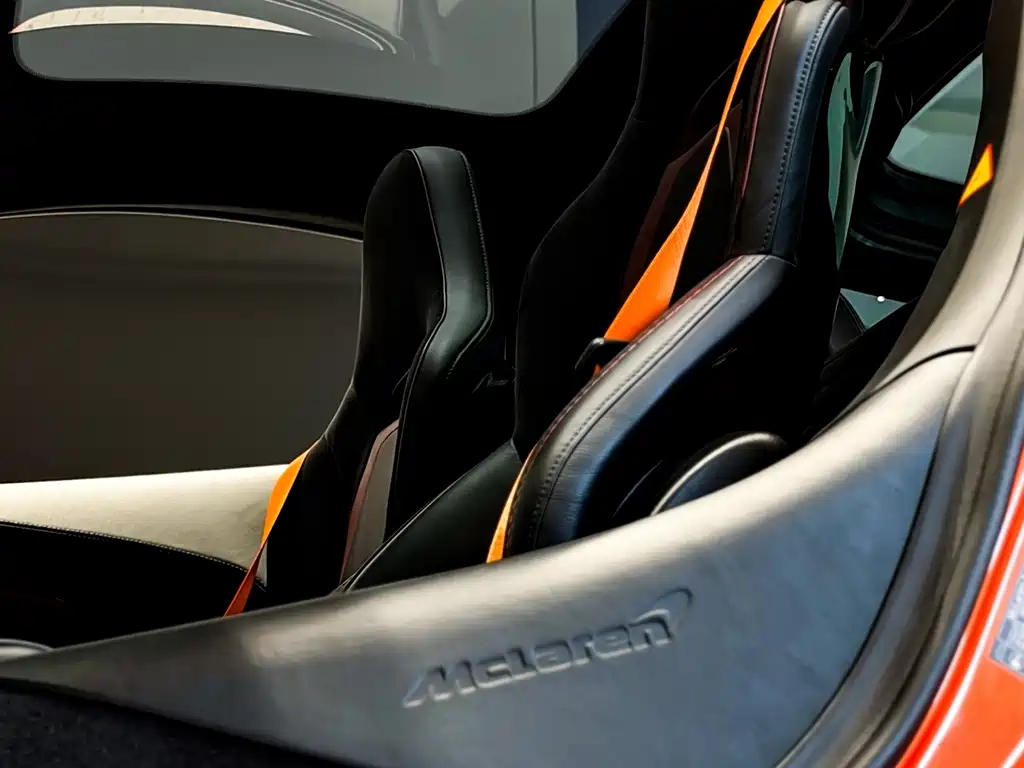 McLaren GT 2023 — фото 19