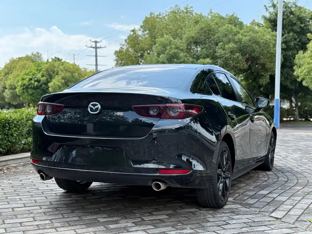 Mazda 3 Axela 2019 — фото 9