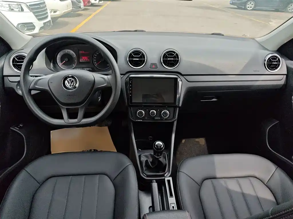 Volkswagen Jetta 2019 — фото 10