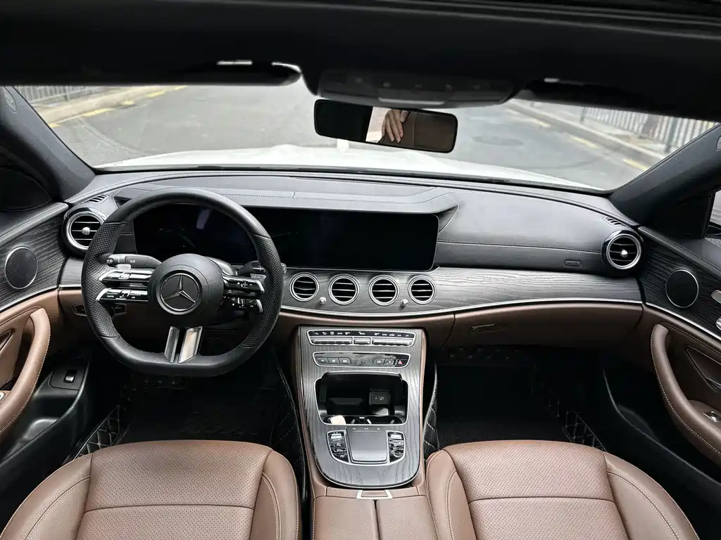 Mercedes-Benz E-Class 2022