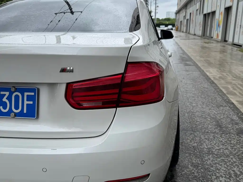BMW 3 Series 2017 — фото 10