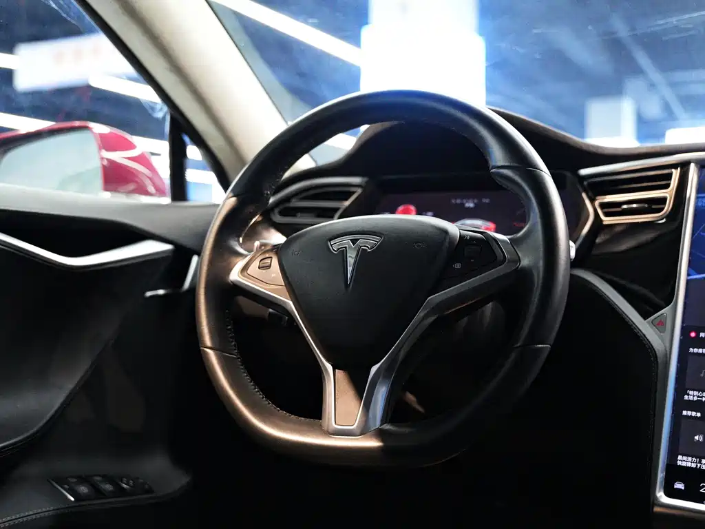 Tesla Model S 2017 — фото 14