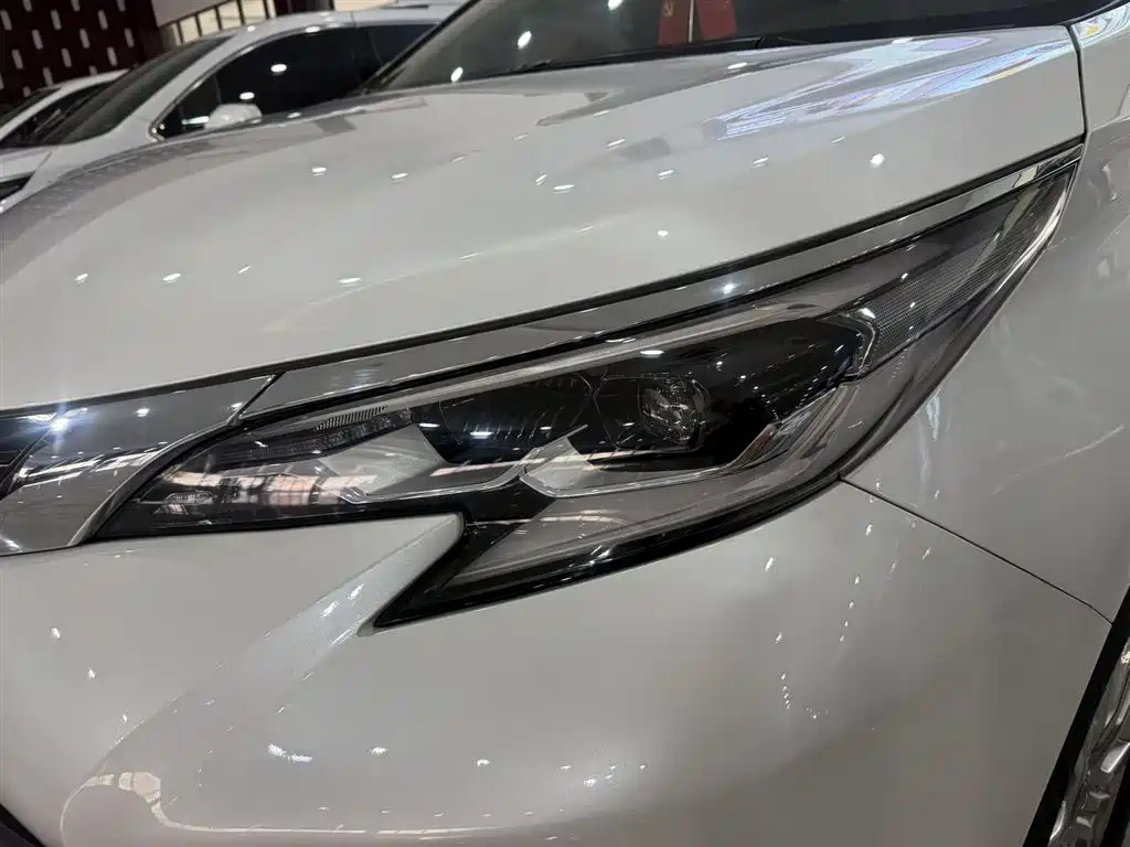 Toyota Sienna 2022 — фото 11