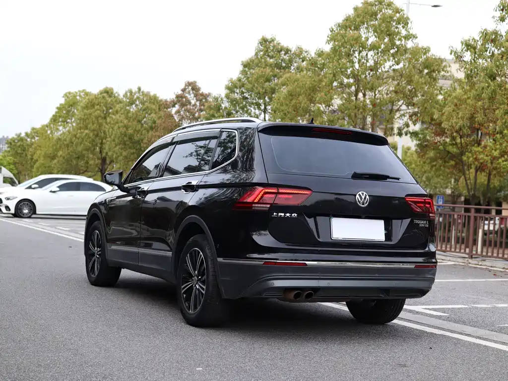 Volkswagen Tiguan L 2017 — фото 4