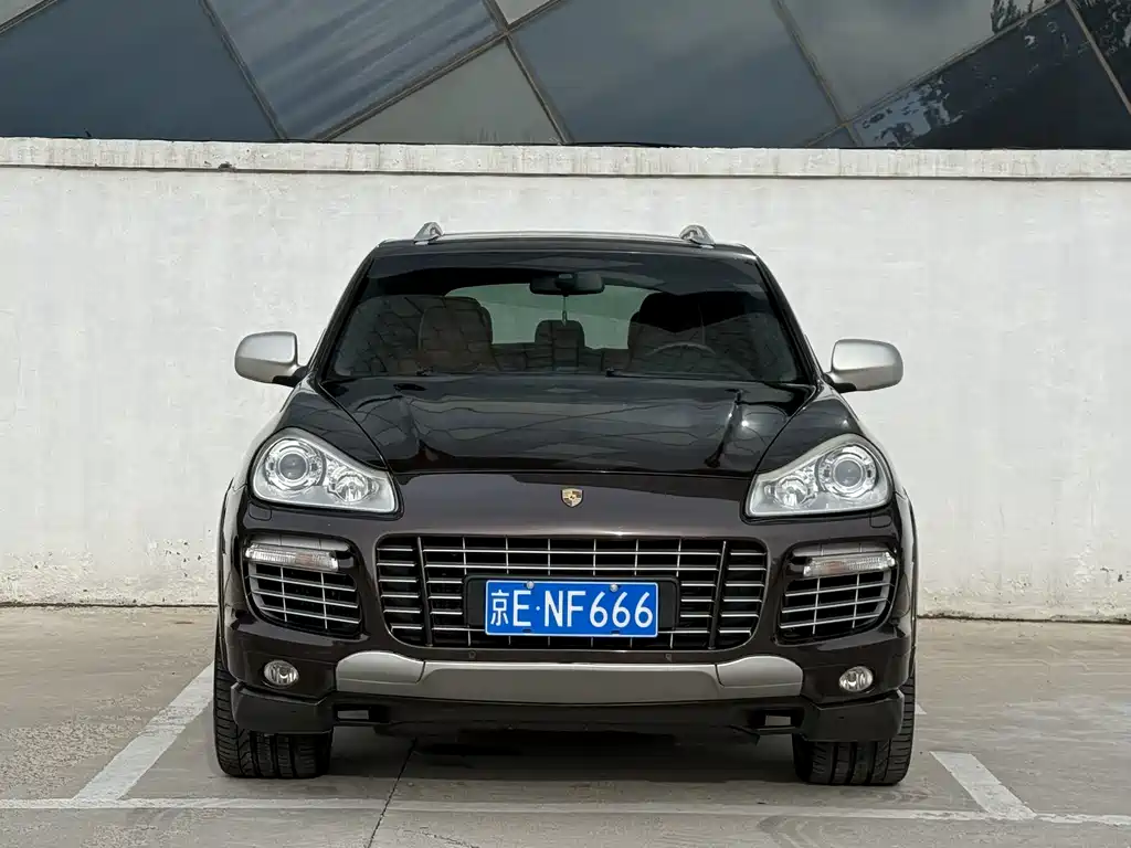 Porsche Cayenne 2010 — фото 2