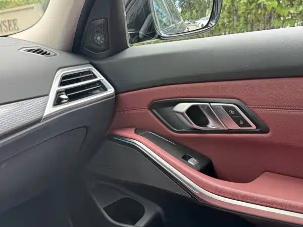BMW 3 Series 2025