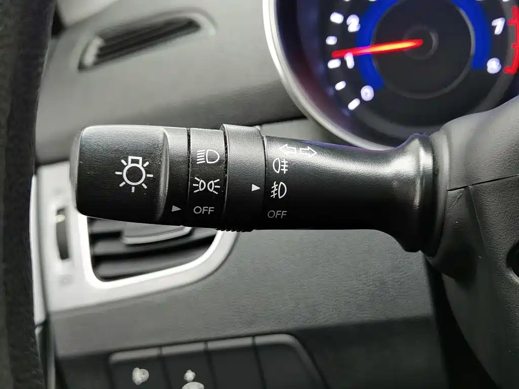 Hyundai Elantra 2017 — фото 21