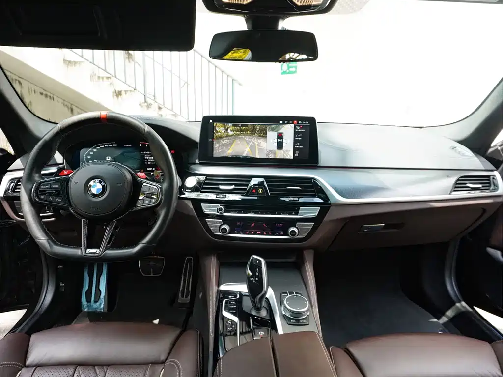 BMW 5 Series 2021 — фото 18