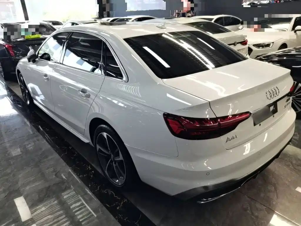 Audi A4L 2020