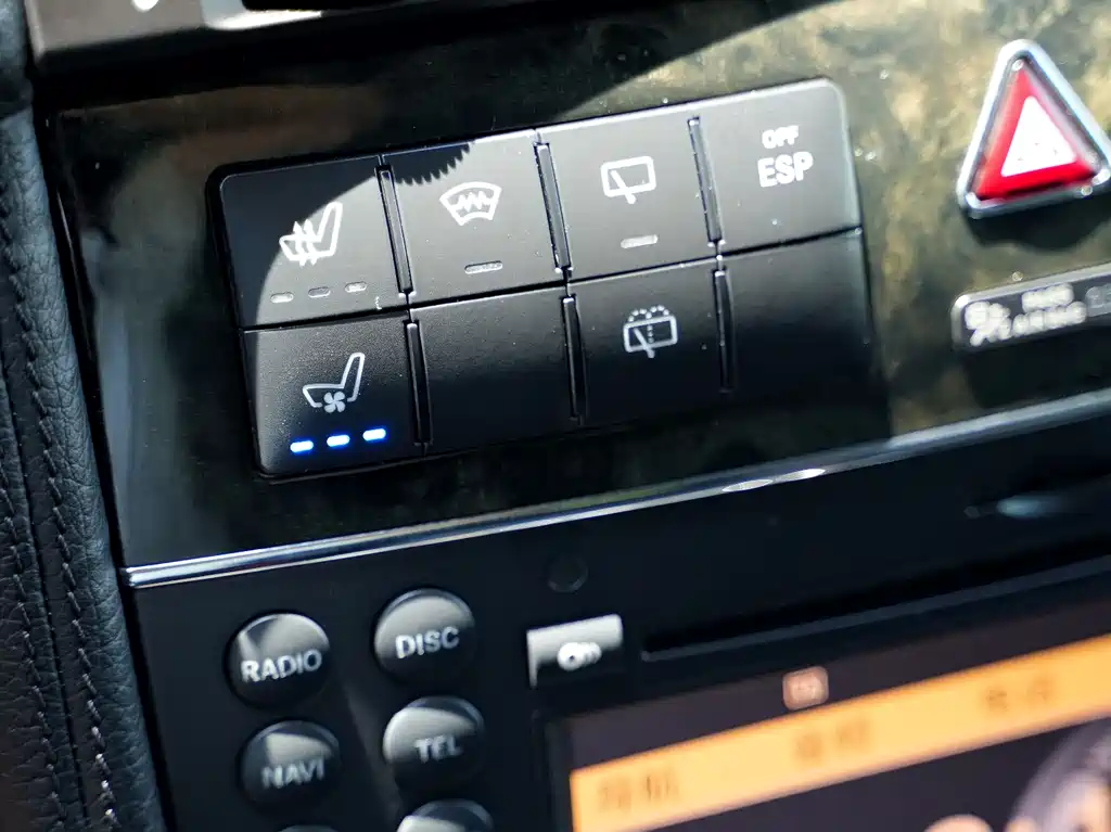 Mercedes-Benz G-Class AMG 2010 — фото 17
