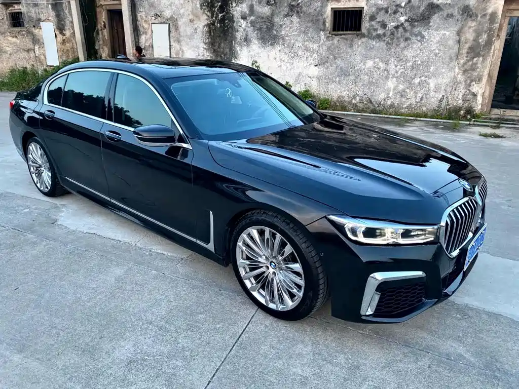 BMW 7 Series 2016 — фото 11