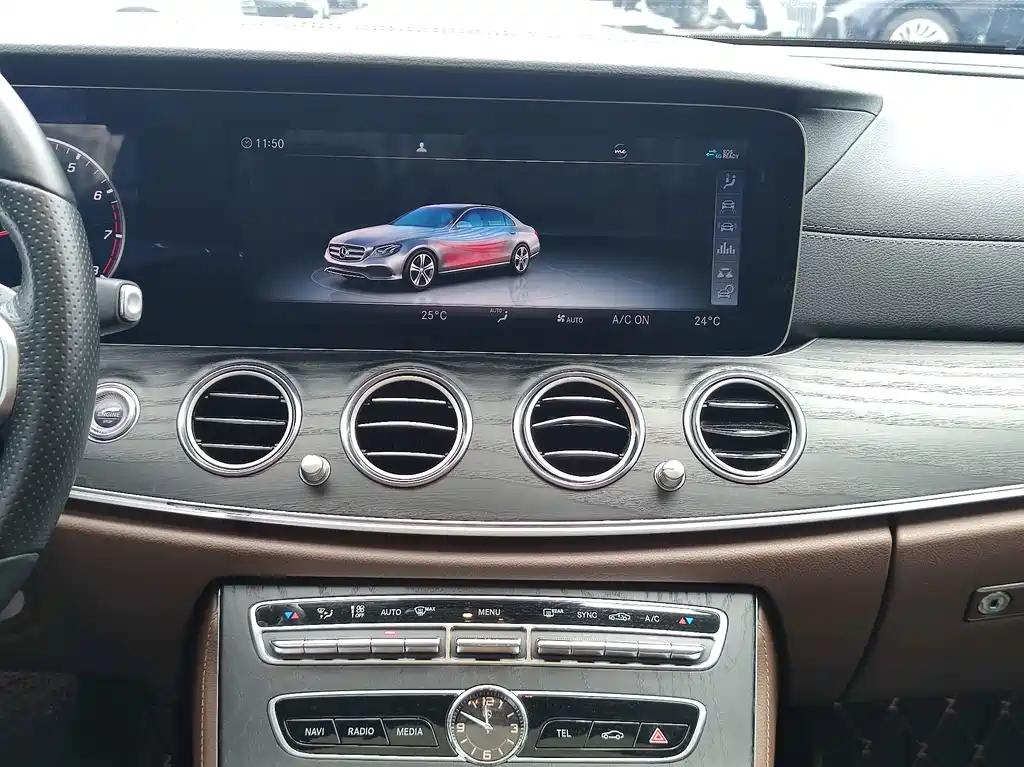 Mercedes-Benz E-Class 2020 — фото 11