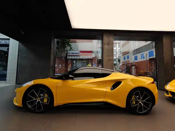 Lotus EMIRA 2023