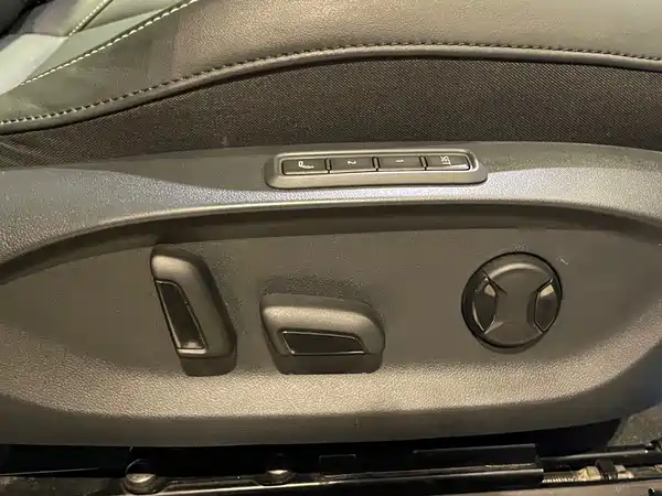 Volkswagen Distinctive 06 2025