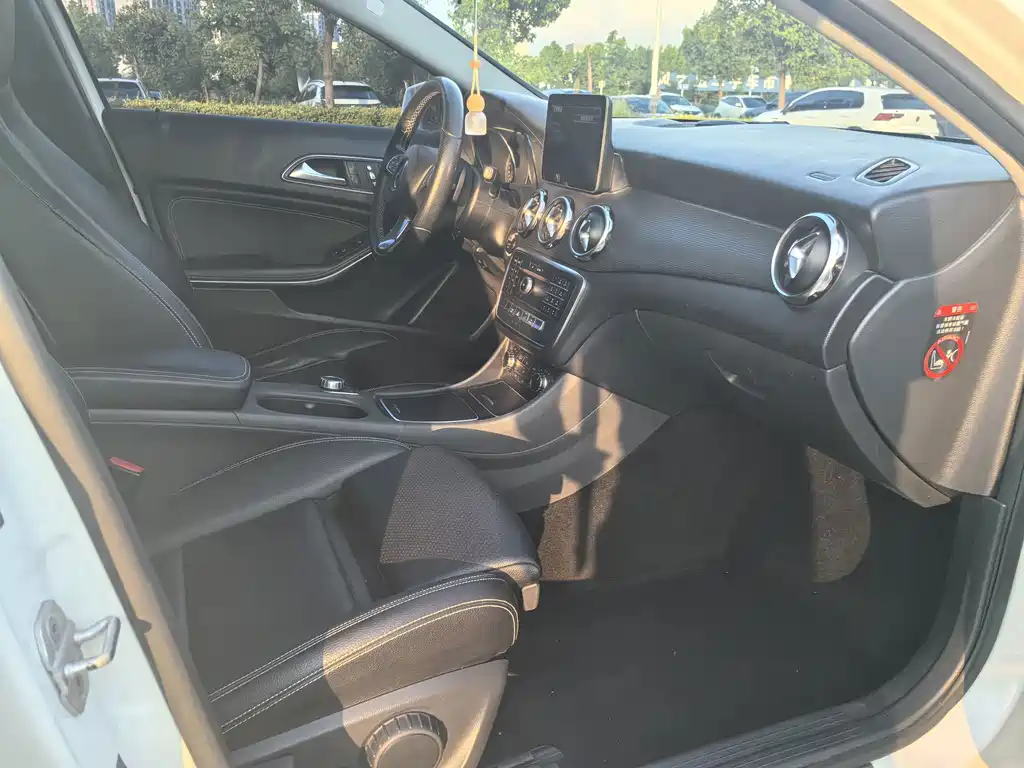 Mercedes-Benz GLA 2018 — фото 12