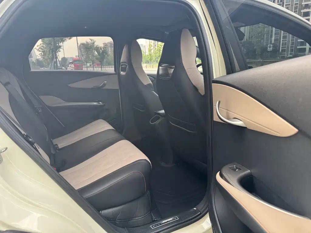 BYD Dolphin 2023 — фото 10