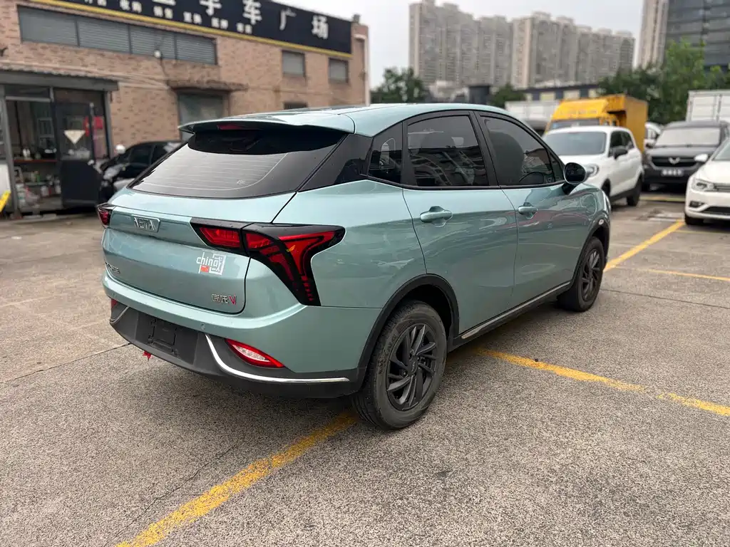 Neta V 2023